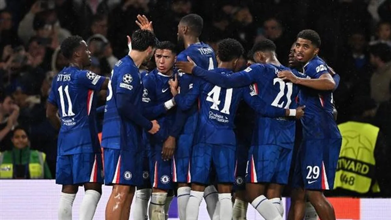 مشاهدة حماسية.. موعد انطلاق مباراة تشيلسي وبيرنلي والقنوات الناقلة للمواجهة المرتقبة